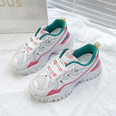 Új női tornacipő modell durva műbőr talppal