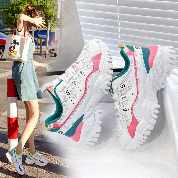 Új női tornacipő modell durva műbőr talppal