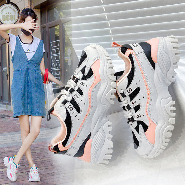 Új női tornacipő modell durva műbőr talppal