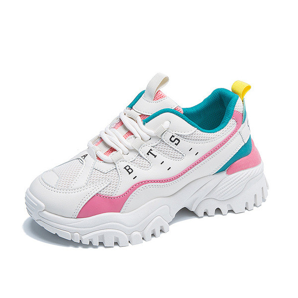 Új női tornacipő modell durva műbőr talppal