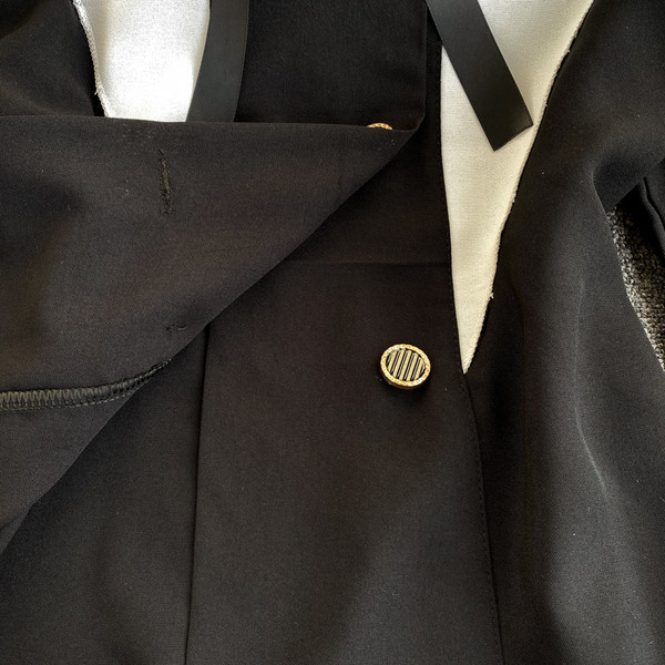 Modern női ing klasszikus gallérral és szalaggal