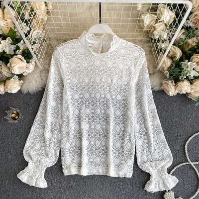 Γυναικείο δαντελωτό πουκάμισο με ψηλό γιακά και μακριά μανίκια