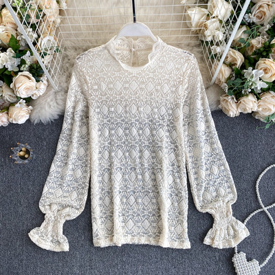 Γυναικείο δαντελωτό πουκάμισο με ψηλό γιακά και μακριά μανίκια