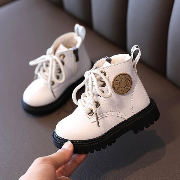 Παιδικές μπότες με κορδόνια και έμβλημα για κορίτσια και αγόρια