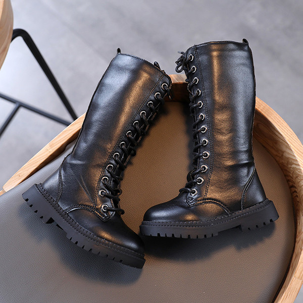 Paeltega nahksaapad tüdrukutele