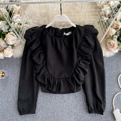 Vabaaja naiste lühike lokkide ja ovaalse kaelusega särk