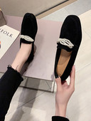 Γυναικεία casual παπούτσια με επίπεδη σόλα και διακόσμηση πέρλες