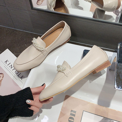 Γυναικεία casual παπούτσια με επίπεδη σόλα και διακόσμηση πέρλες