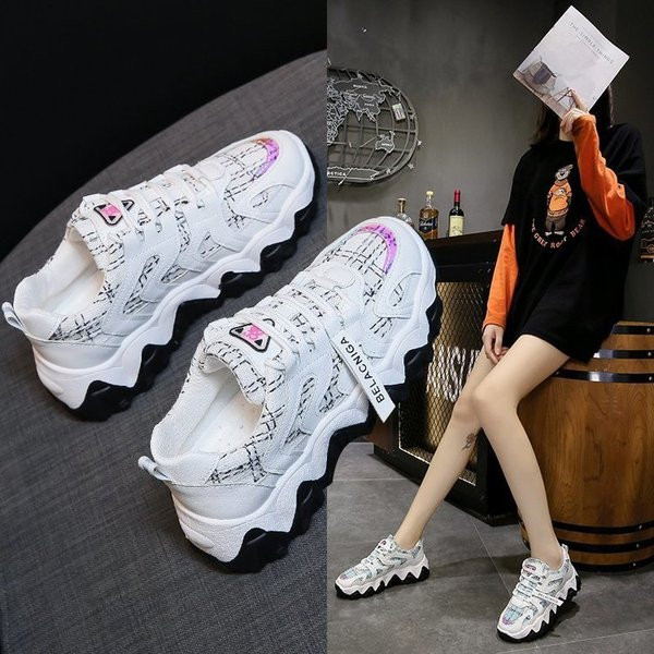 Casual αθλητικά παπούτσια με μοτίβο και τραχιά σόλα