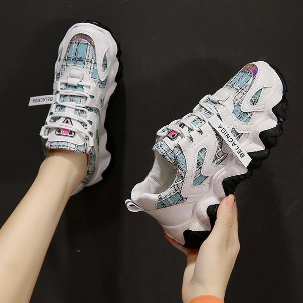 Casual αθλητικά παπούτσια με μοτίβο και τραχιά σόλα