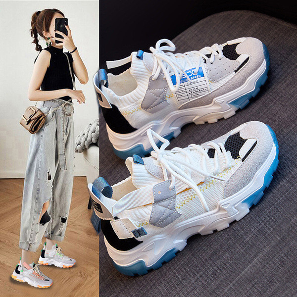 Textilből és öko velúrból készült őszi tornacipők új modellje