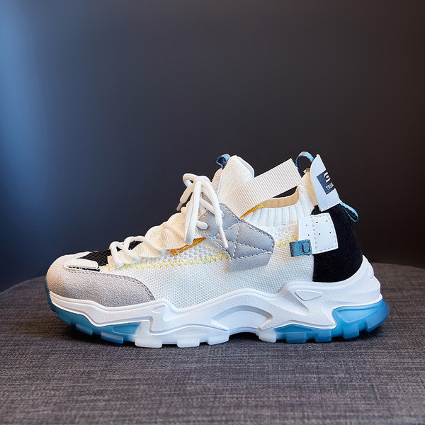 Textilből és öko velúrból készült őszi tornacipők új modellje