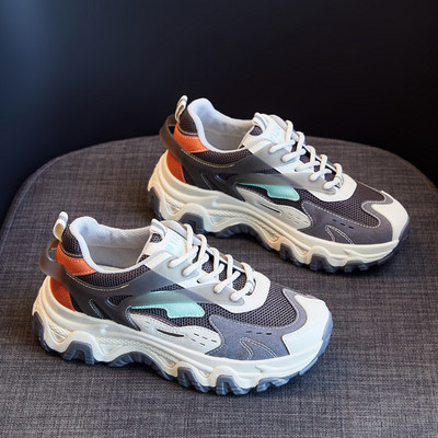 Φθινοπωρινά αθλητικά παπούτσια με τραχιά σόλα κατάλληλη για γυναίκες