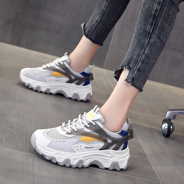 Φθινοπωρινά αθλητικά παπούτσια με τραχιά σόλα κατάλληλη για γυναίκες