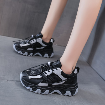 Νέο μοντέλο φθινοπωρινά αθλητικά παπούτσια με κορδόνια και ψηλή τραχιά σόλα