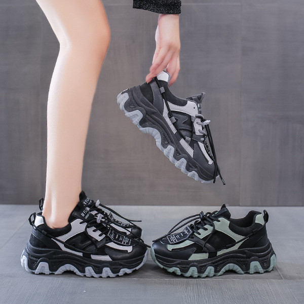 Νέο μοντέλο φθινοπωρινά αθλητικά παπούτσια με κορδόνια και ψηλή τραχιά σόλα