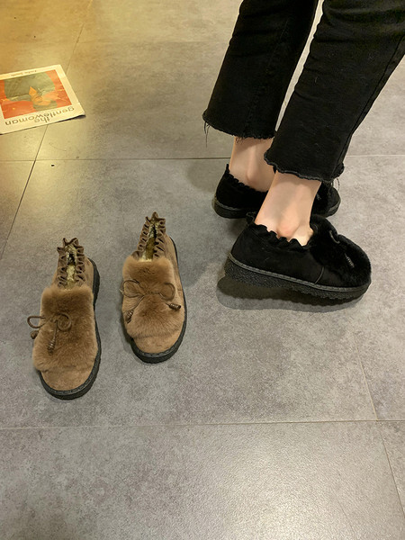 Alkalmi női cipő lapos talppal és elasztikus