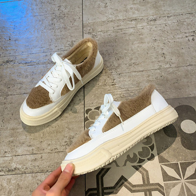 Γυναικεία αθλητικά παπούτσια με κορδόνια και ίσια σόλα