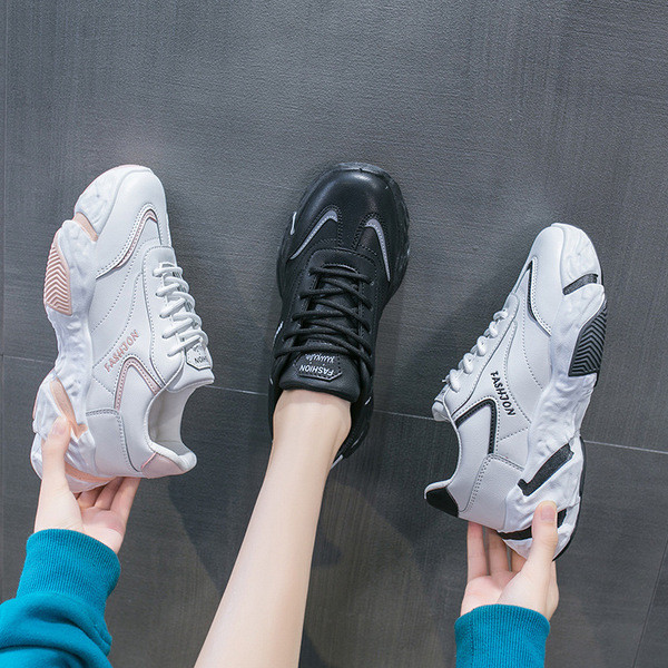 Alkalmi tornacipő durva magas talppal