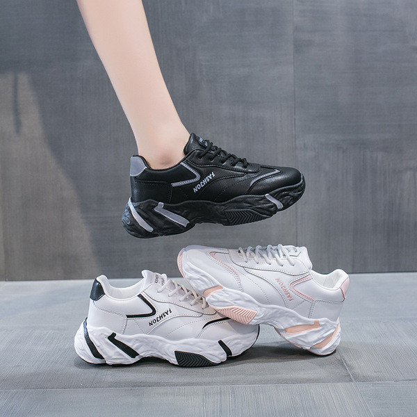 Alkalmi tornacipő durva magas talppal