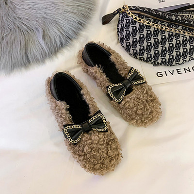 Γυναικεία παπούτσια με επίπεδη σόλα και κορδέλα