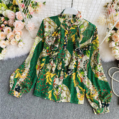 Stiilne naiste särk värvilise mustriga ja kõrge kraega