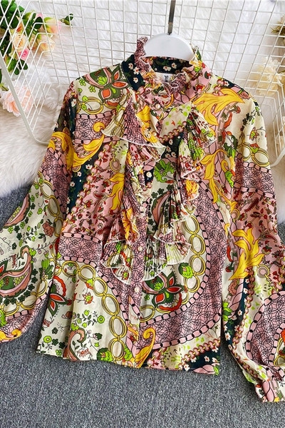 Stiilne naiste särk värvilise mustriga ja kõrge kraega