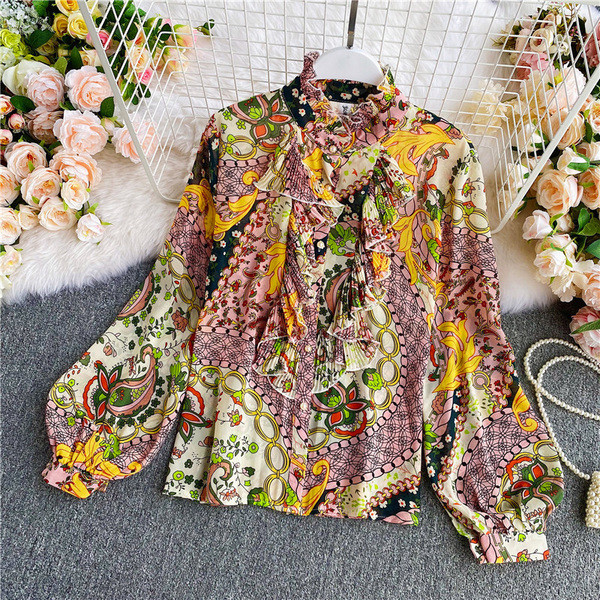 Stiilne naiste särk värvilise mustriga ja kõrge kraega