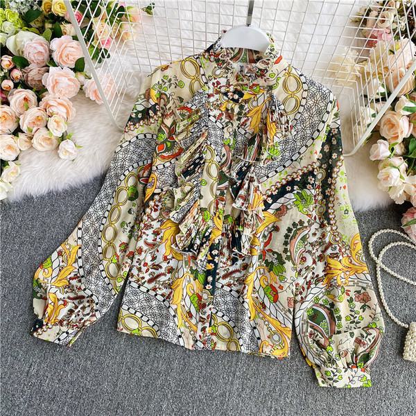 Stiilne naiste särk värvilise mustriga ja kõrge kraega