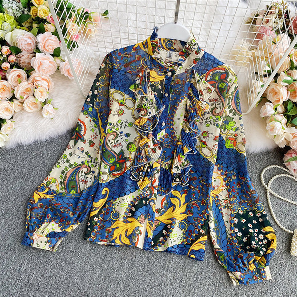 Stiilne naiste särk värvilise mustriga ja kõrge kraega