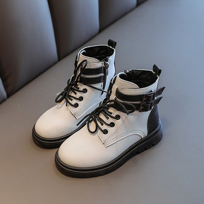 Öko bőrből készült gyerekcsizma csatokkal és fűzős lányoknak