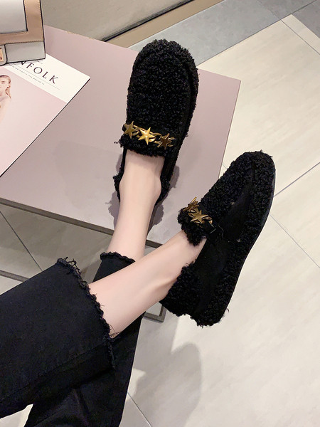 Női alkalmi cipő fém csillagokkal, lapos talppal