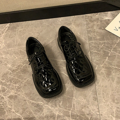 Γυναικεία casual παπούτσια με κορδόνια σε μαύρο - δύο μοντέλα