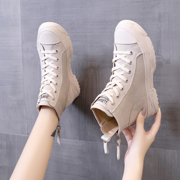 Naiste vabaaja kõrged tossud paelte ja lukuga