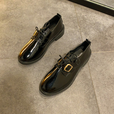 Γυναικεία casual παπούτσια με αγκράφα - δύο μοντέλα