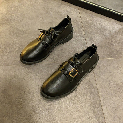 Γυναικεία casual παπούτσια με αγκράφα - δύο μοντέλα