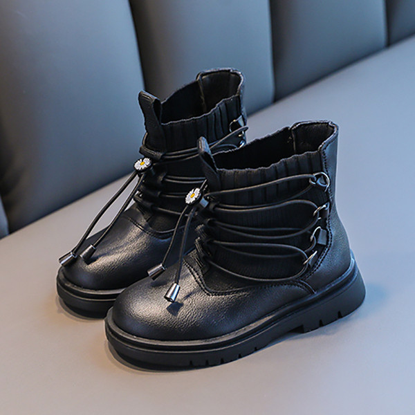 Új fűzős gyerekcsizma modell lányoknak