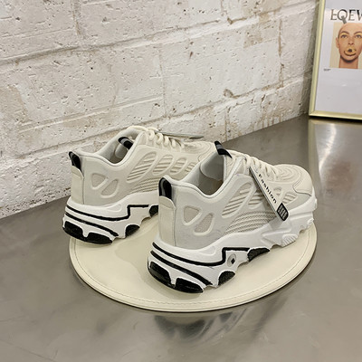 Naiste vabaaja tossud tekstiilist ja ökonahast