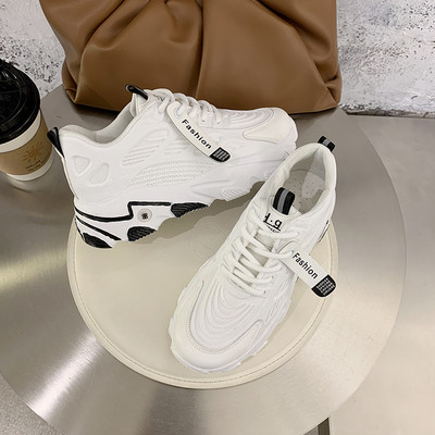 Naiste vabaaja tossud tekstiilist ja ökonahast