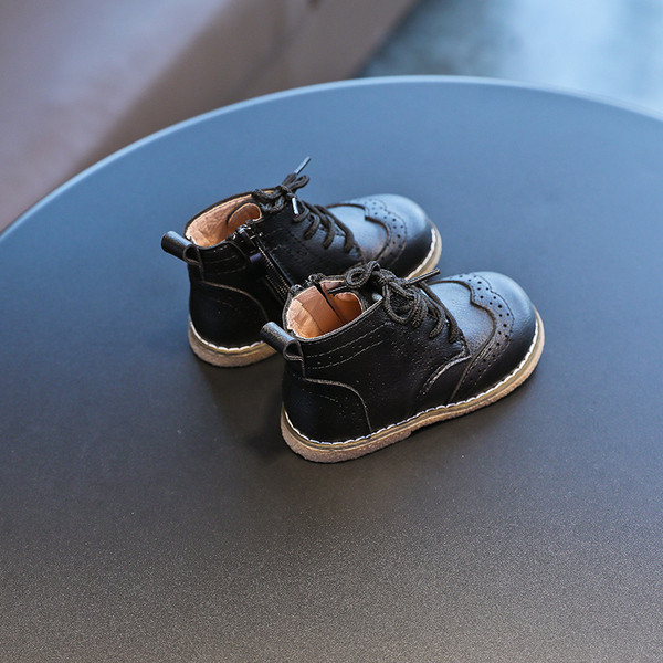 Puha talpú és fűzős gyerekcsizma lányoknak és fiúknak