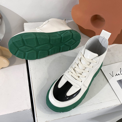 Naiste nahast tossud kõrge paeltega mudel