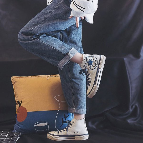 Γυναικεία υφασμάτινα αθλητικά παπούτσια με κορδόνια και επίπεδη σόλα