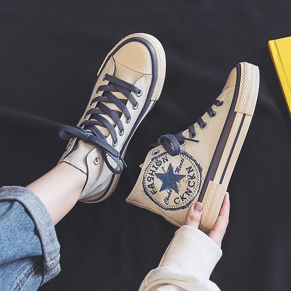 Γυναικεία υφασμάτινα αθλητικά παπούτσια με κορδόνια και επίπεδη σόλα