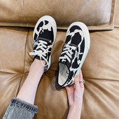 Νέο μοντέλο γυναικεία casual αθλητικά παπούτσια με κορδόνια και επίπεδη σόλα