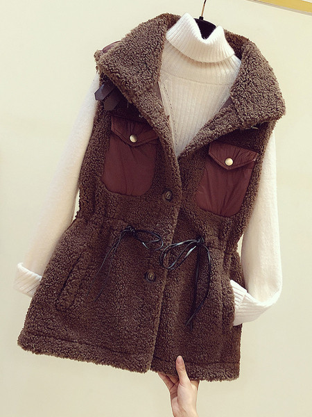 Naiste sulevest taskute ja lipsudega