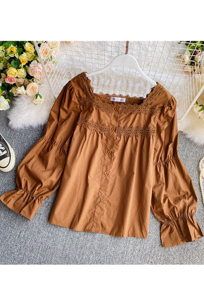 Női ing négyzet alakú nyakkivágással és gombokkal