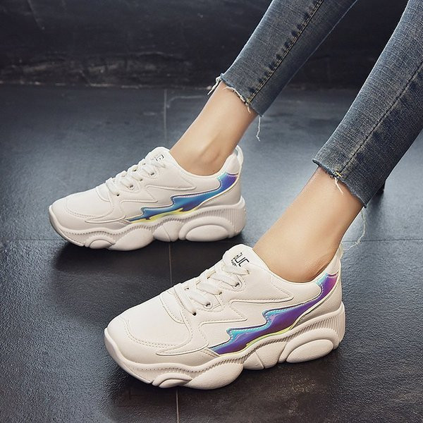 Őszi tornacipők új modellje durva talppal