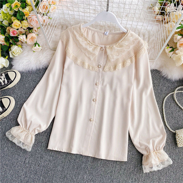 Stílusos női ing csipkével és kerek nyakkivágással