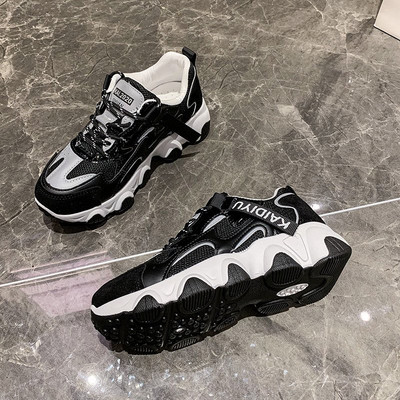 Γυναικεία αθλητικά παπούτσια από οικολογικό δέρμα, υφάσματα και οικολογικό σουέτ