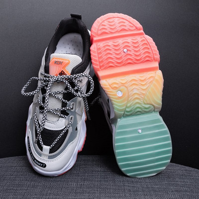 Őszi légáteresztő matracok érdes talppal, irizáló színekben